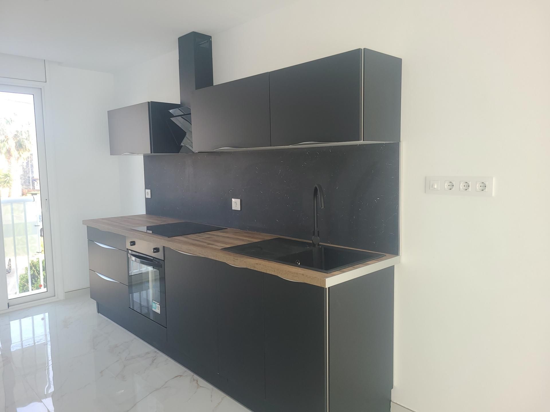 Cuina de Casa o xalet en venda en Empuriabrava amb Calefacció, Terrassa i Balcó