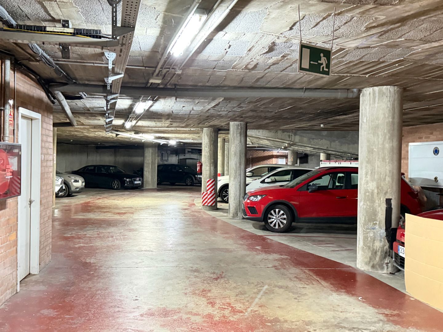 Aparcament de Garatge de lloguer en  Barcelona Capital amb Alarma