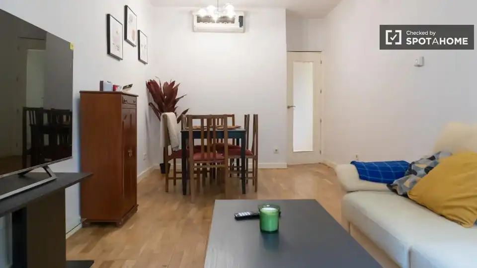 Sala d'estar de Pis de lloguer en Madrid amb Aire condicionat, Calefacció i Moblat