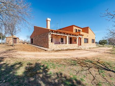 Casa rústica con balcón en venta en Polígono Polígono 123 Paraje 187 TERCERO 18