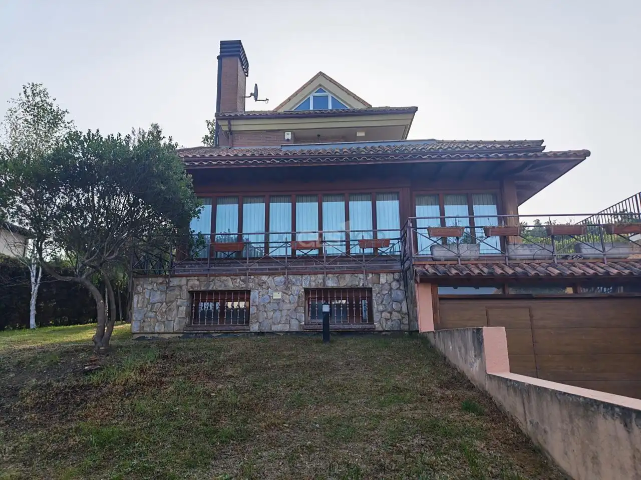 Exterior view of Houses for sale in Sariegos  with Heating, Private garden and Terrace