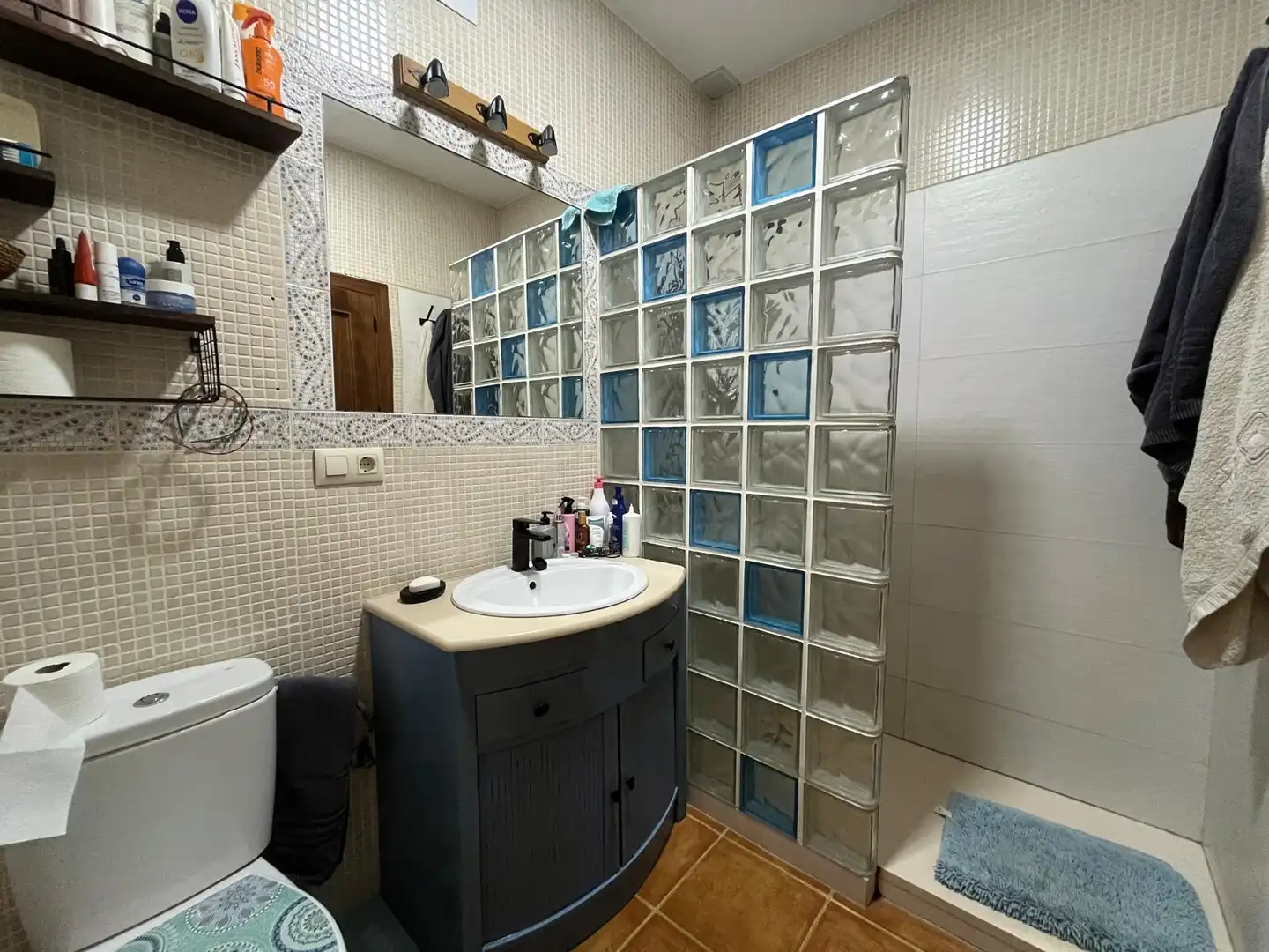 Badezimmer von Einfamilien-Reihenhaus zum Verkauf in Las Labores   mit Klimaanlage, Heizung und Privatgarten