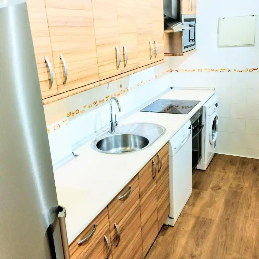 Cuina de Dúplex de lloguer en Madrid amb Aire condicionat, Moblat i Forn