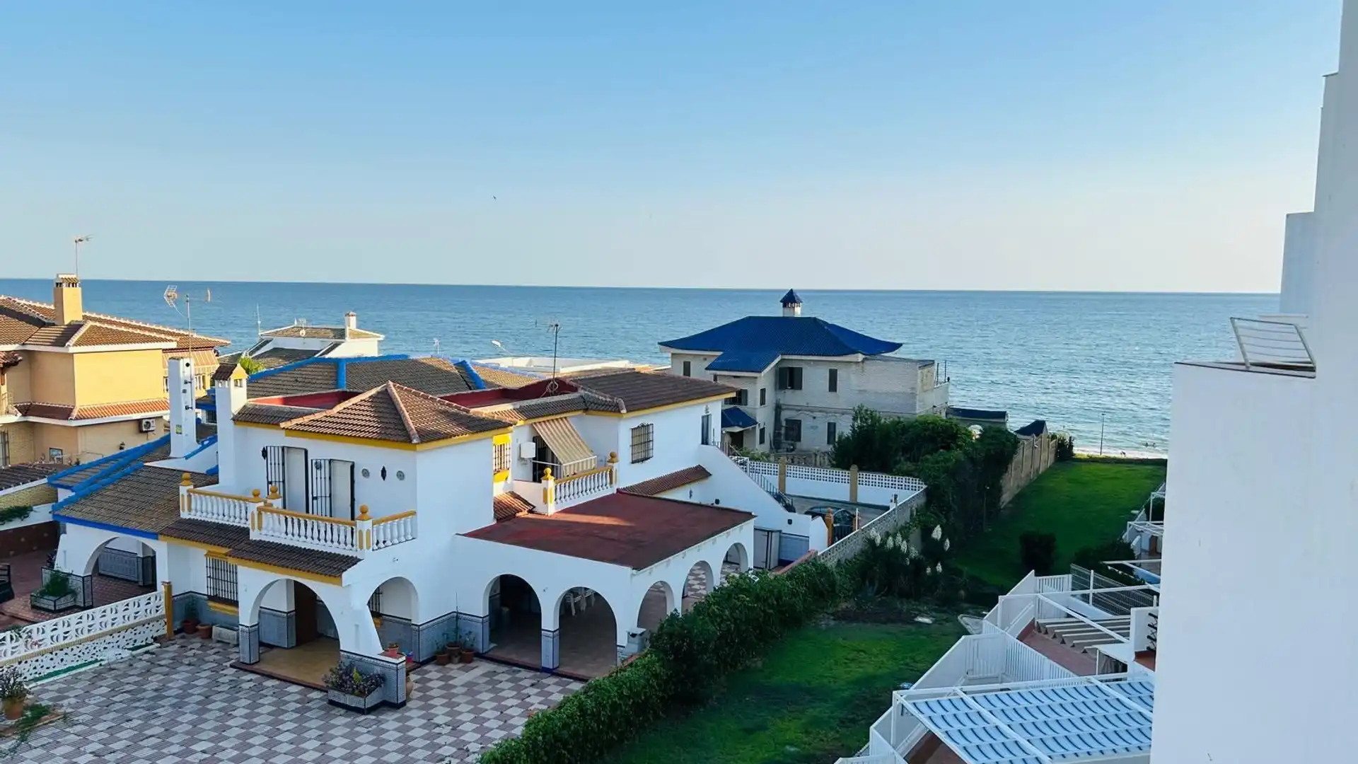 Vista exterior de Dúplex en venda en Almonte amb Moblat i Balcó