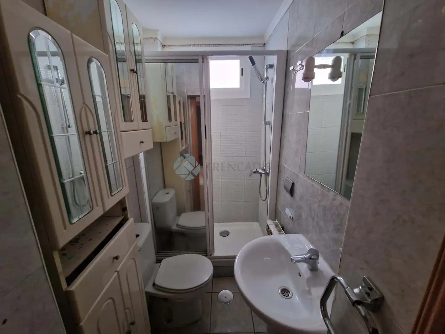 Bathroom of Flat for sale in Madrid
