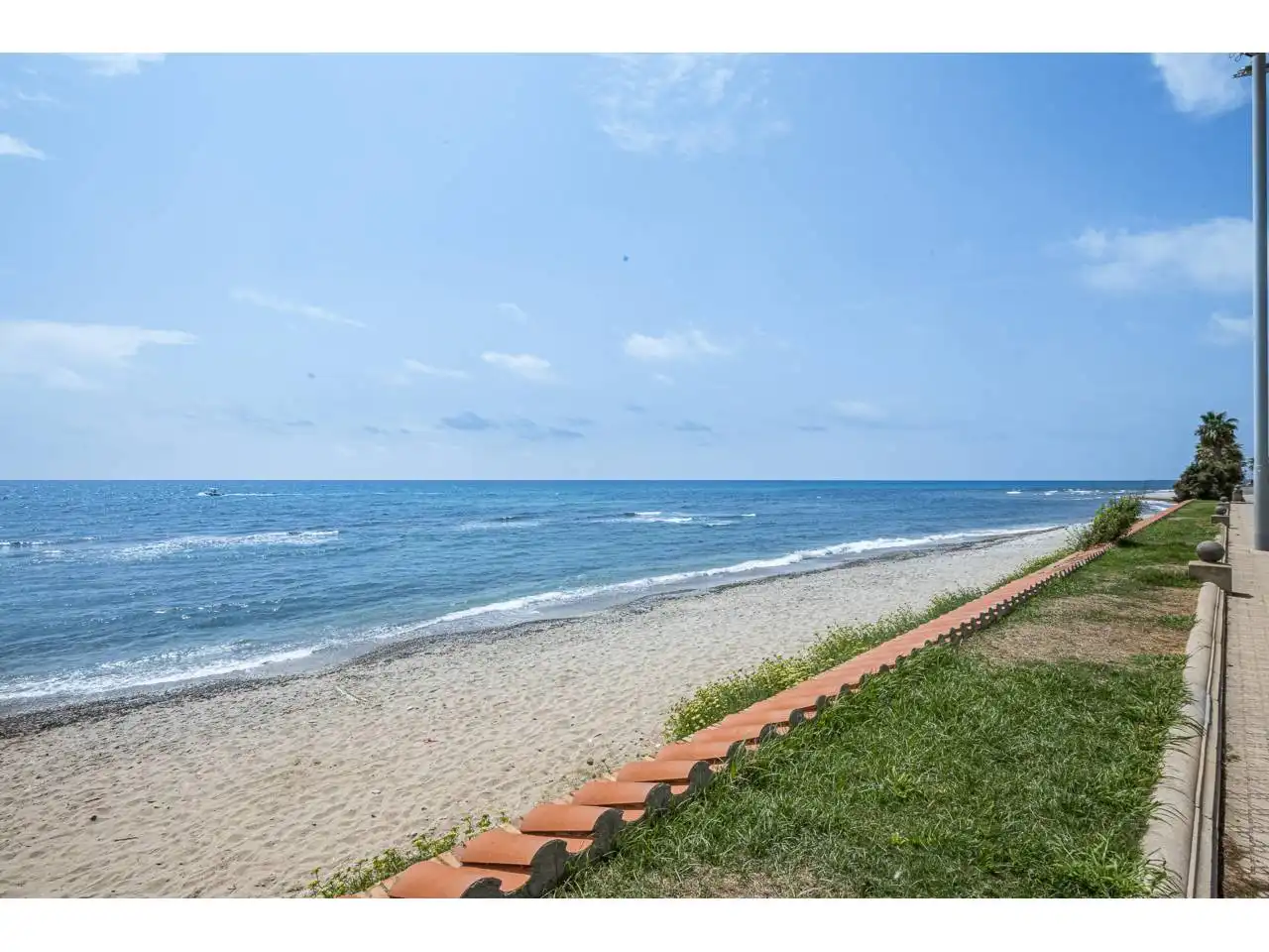 Dachboden zum Verkauf in Sitges mit Klimaanlage, Heizung und Terrasse