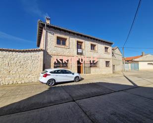 Vista exterior de Casa o xalet en venda en Santovenia amb Calefacció i Jardí privat