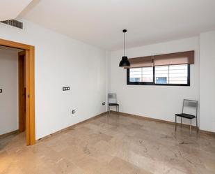 Flat for sale in  Granada Capital  with Terrace and Storage room
