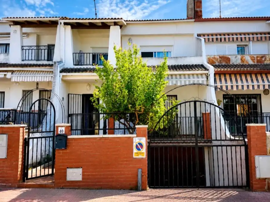 Casa a schiera in vendita a Carrer de les Basses 40