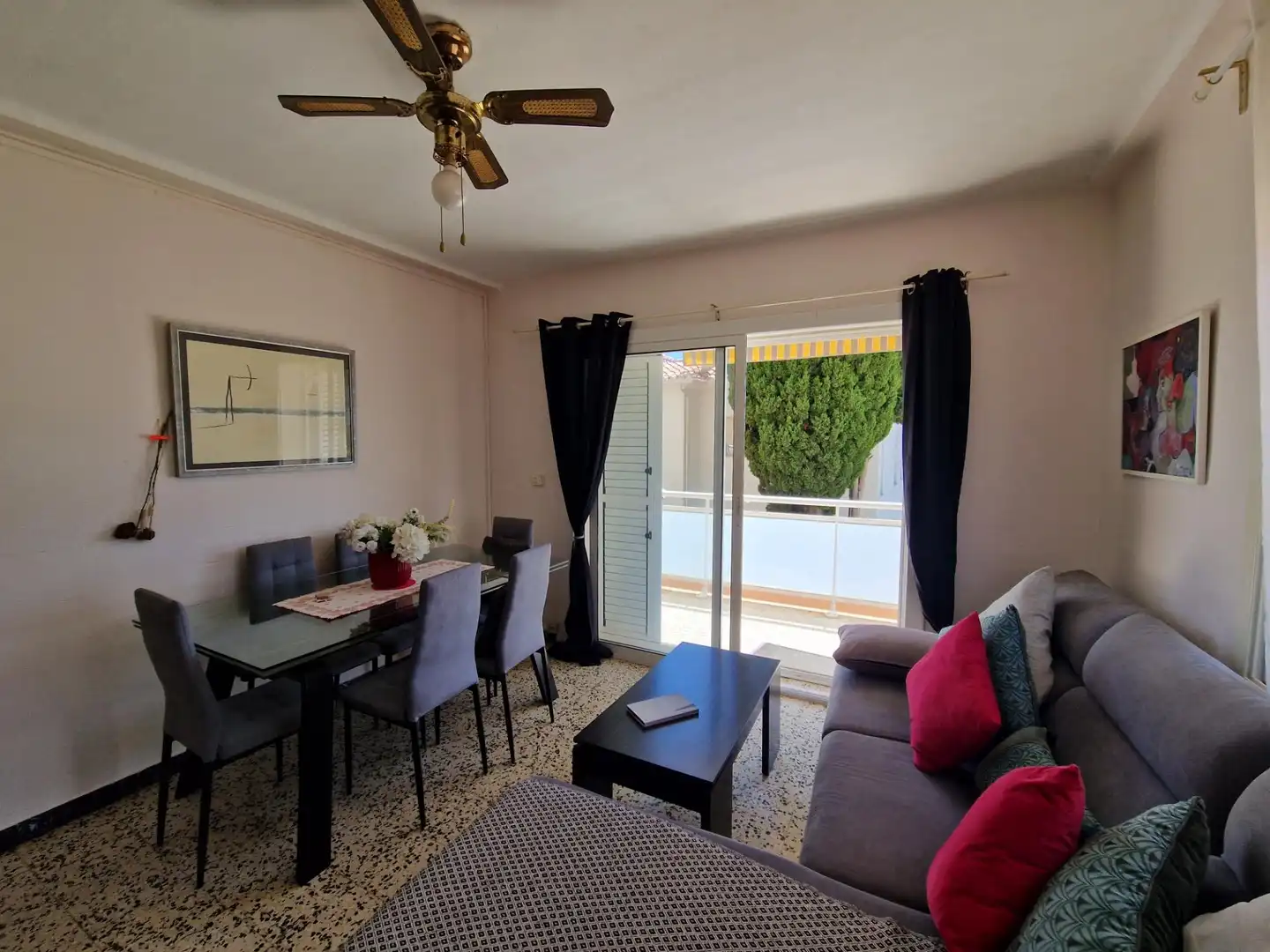 Wohnzimmer von Wohnungen zum Verkauf in Mont-roig del Camp mit Abstellraum und Balkon