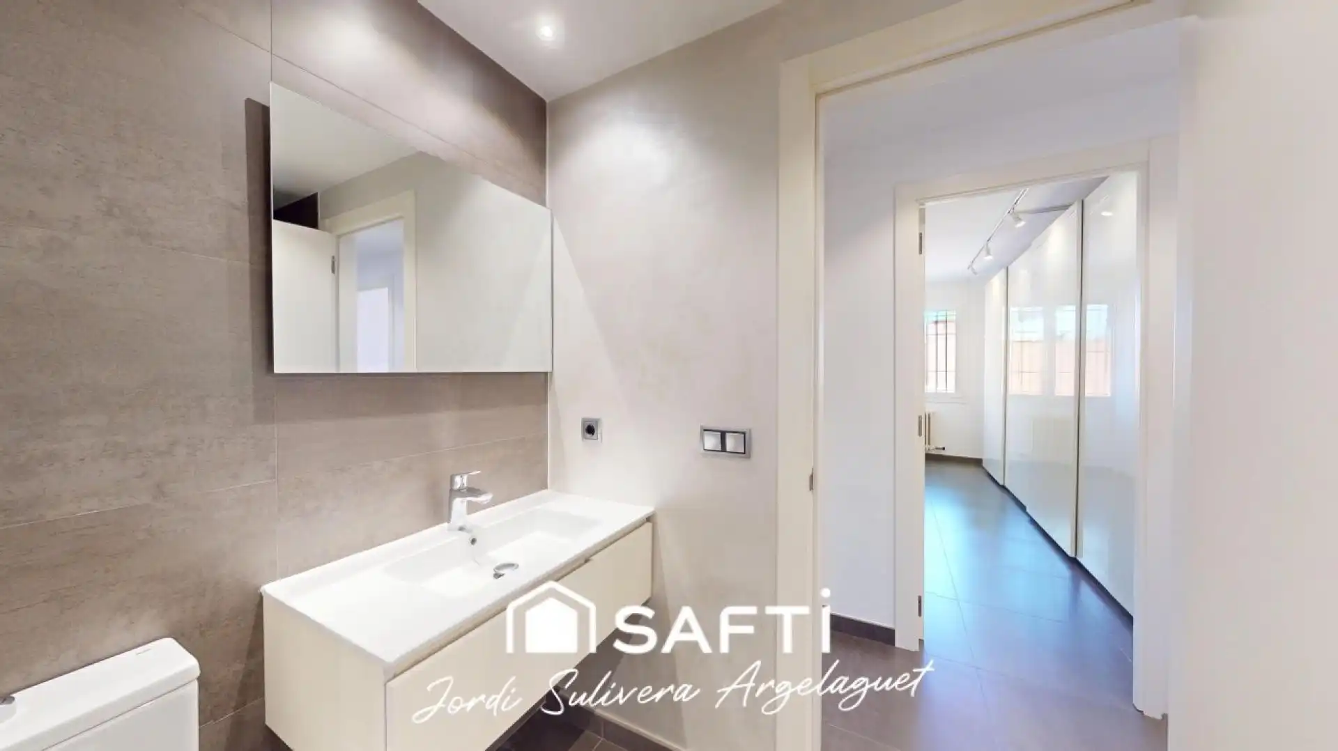 Baño de Piso en venta en Girona con Aire acondicionado, Calefacción y Terraza