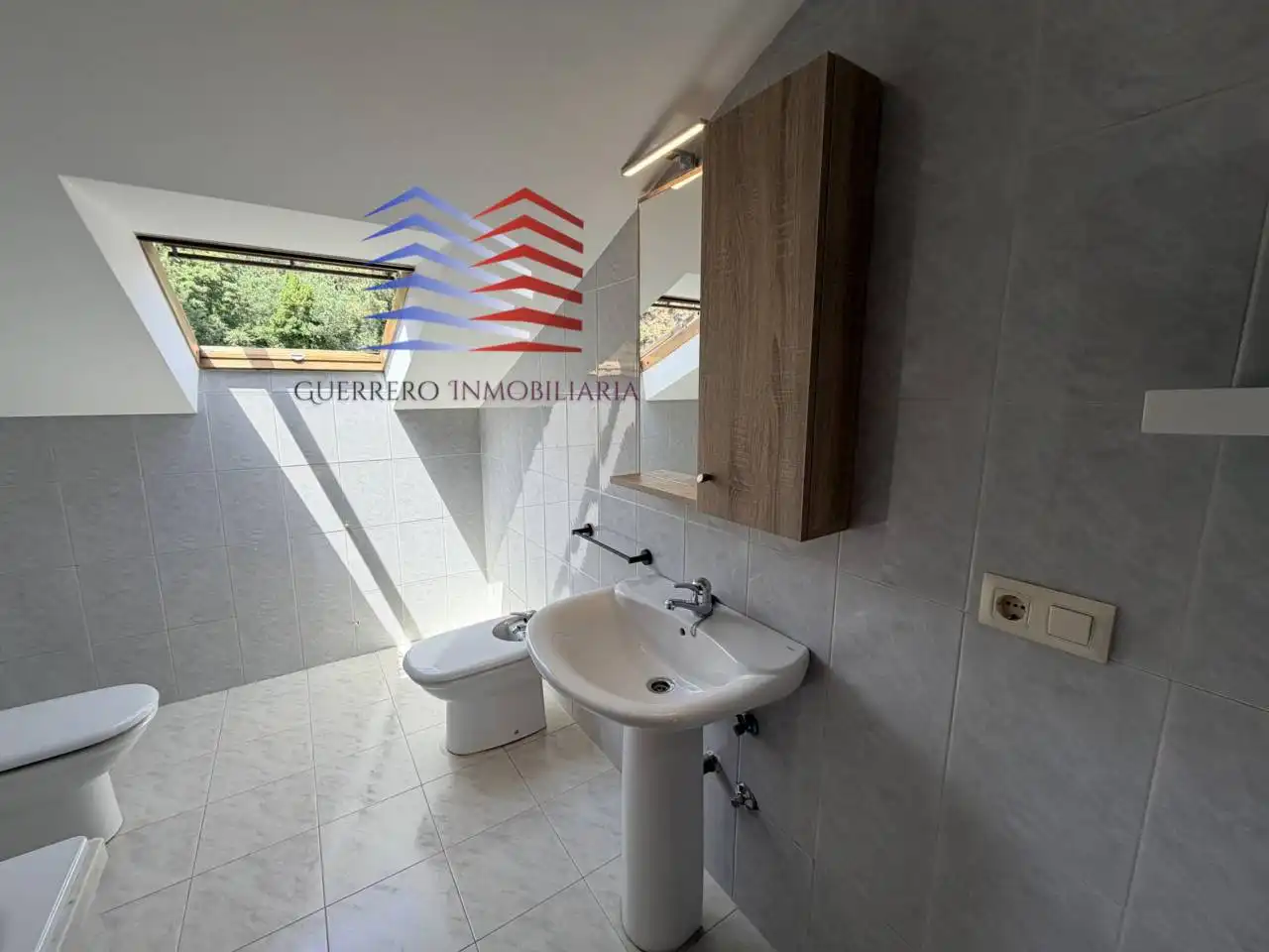 Bany de Apartament de lloguer en Barbadás amb Calefacció, Parquet i Traster