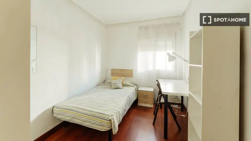 Habitación de Piso para compartir en Valladolid con Aire acondicionado, Calefacción y Amueblado