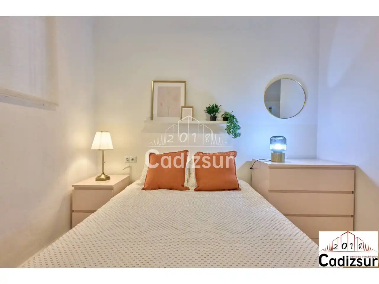 Habitación de Piso en venta en Cádiz con Trastero y Amueblado