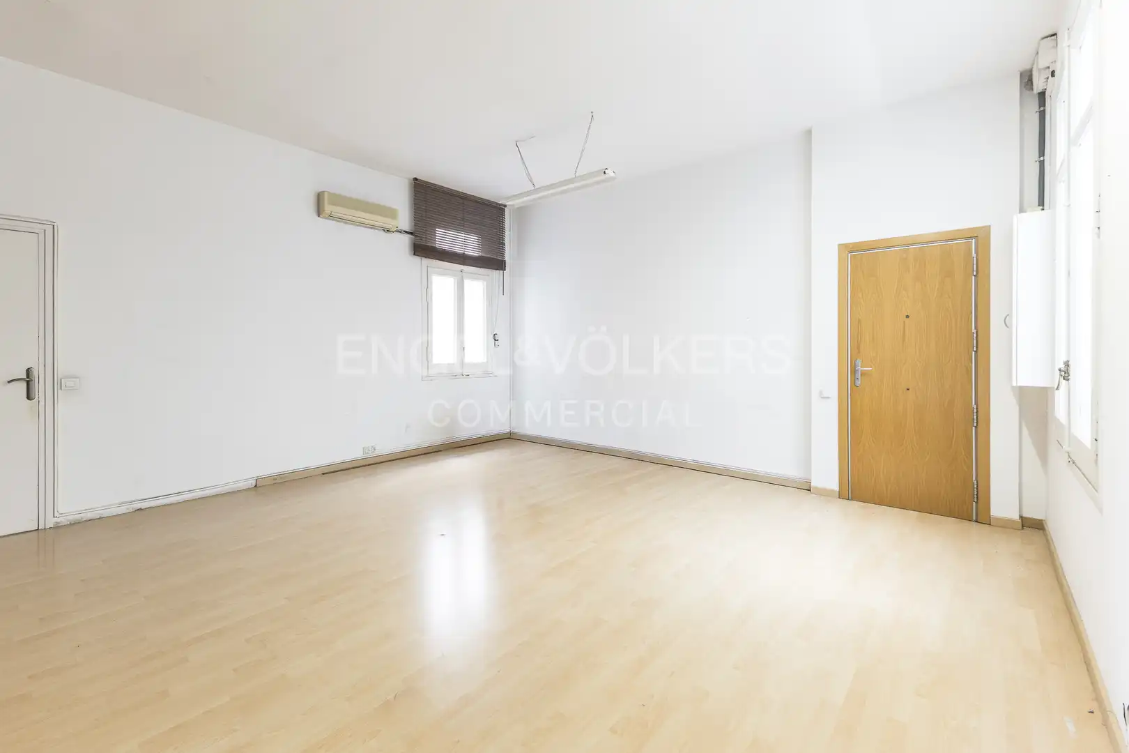 Office for rent in Barcelona  with Air Conditioner and Heating