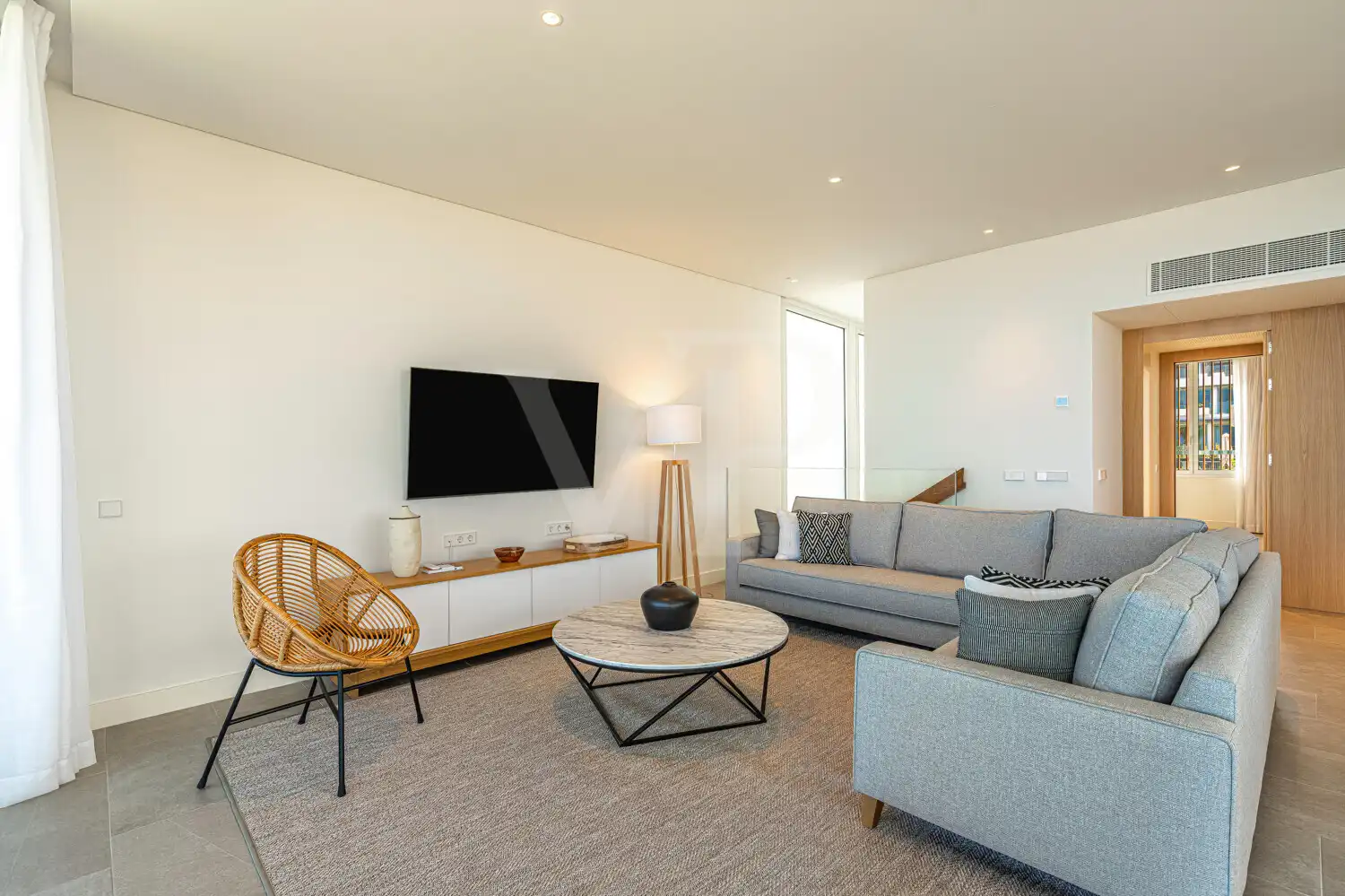 Wohnzimmer von Dachboden zum Verkauf in Guía de Isora mit Klimaanlage, Terrasse und Balkon