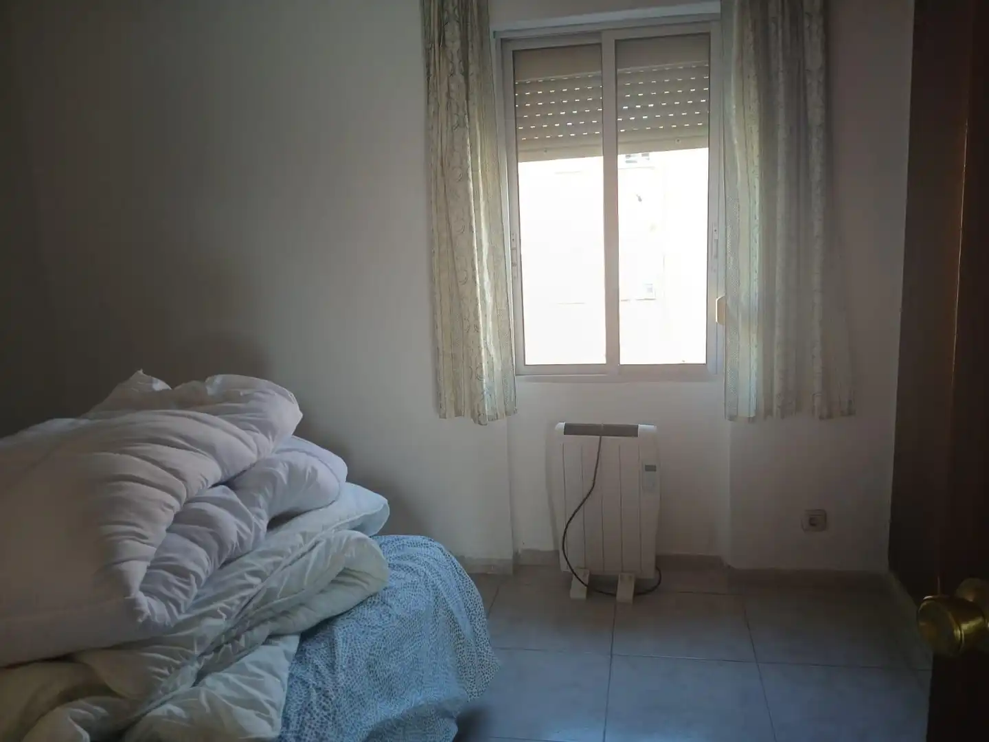 Habitación de Apartamento en venta en Cáceres con Calefacción, Terraza y Amueblado