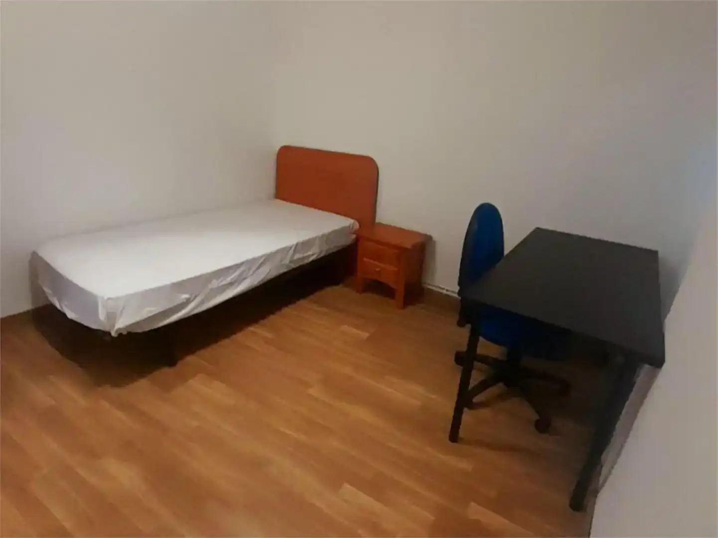 Bedroom of Flat for rent in El Perchel