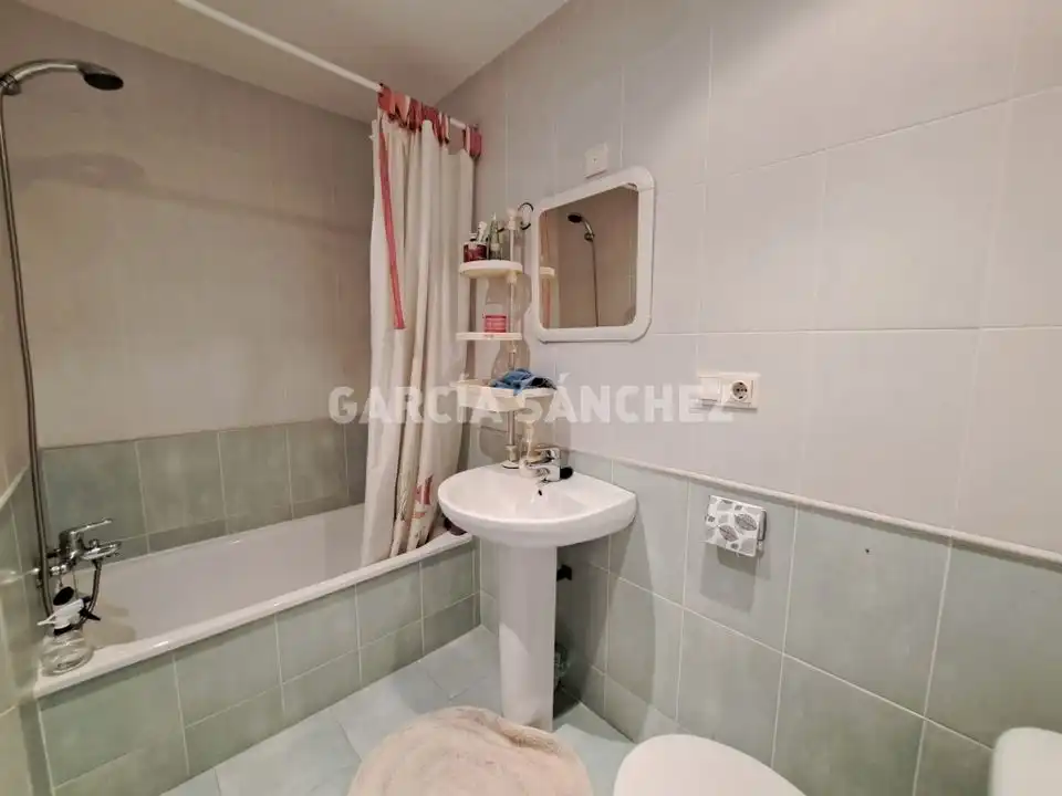 Bathroom of Apartments for sale in Boiro  with Terrace, Storage room and Furnished
