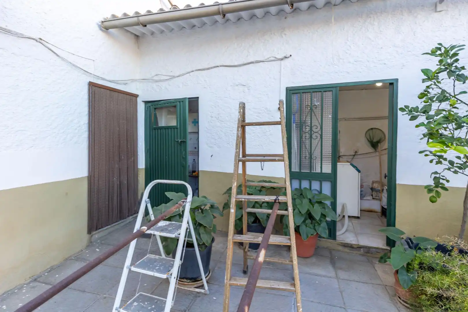 Vista exterior de Finca rústica en venda en Guadix amb Calefacció, Jardí privat i Traster
