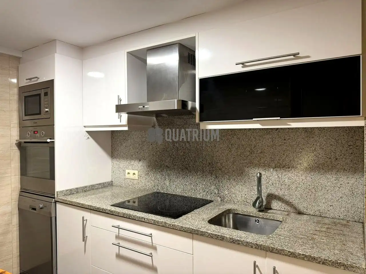Flat for rent in Rúa das Carretas, Casco Histórico