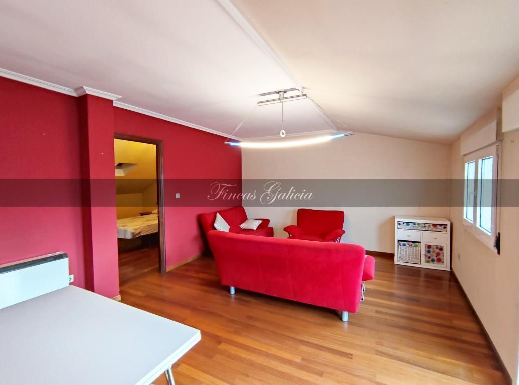 Sala d'estar de Àtic en venda en Verín amb Parquet, Terrassa i Moblat
