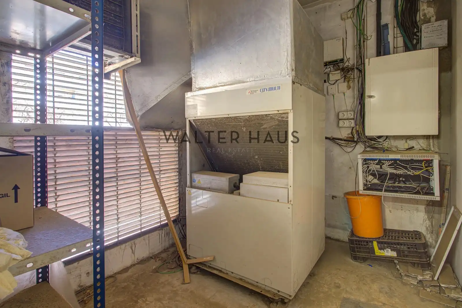 Office for sale in Barcelona  with Air Conditioner