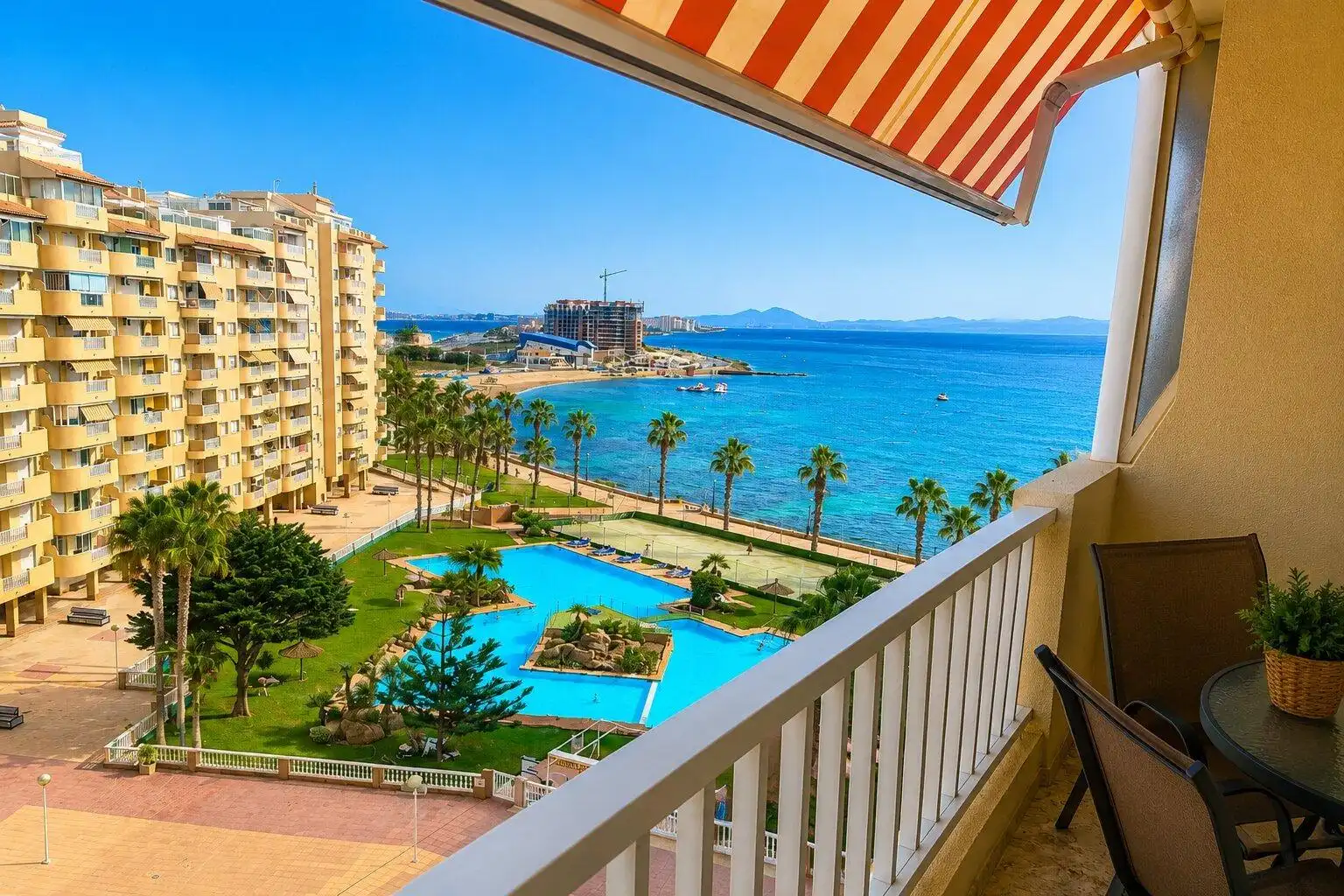 Terraza de Apartamento de alquiler en La Manga del Mar Menor con Terraza, Amueblado y Balcón