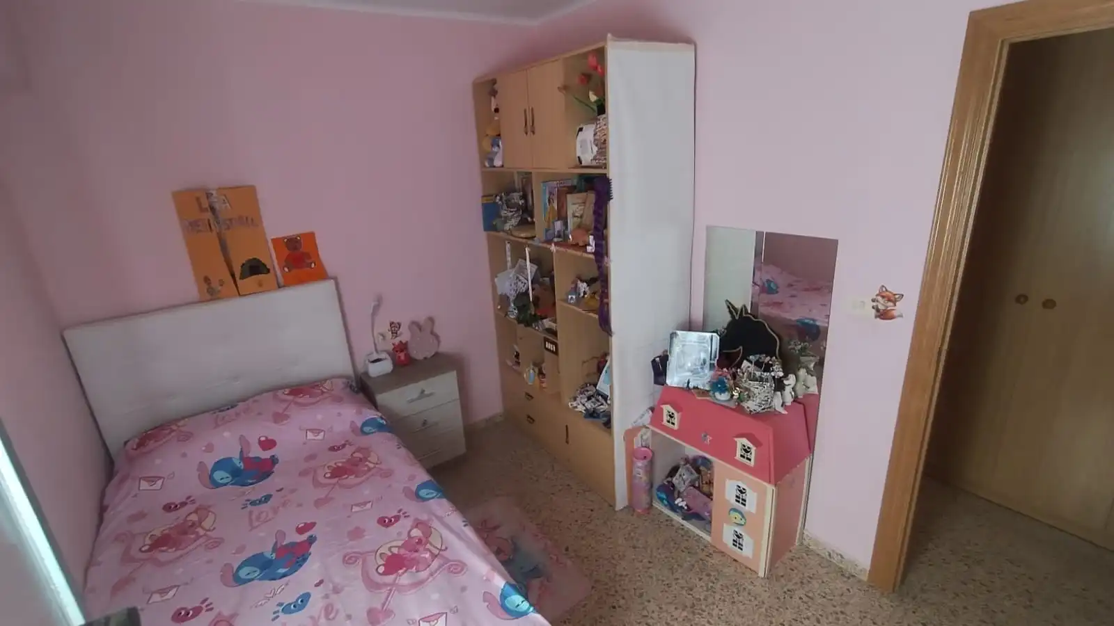 Habitación de Piso en venta en Gilet con Aire acondicionado, Amueblado y Balcón