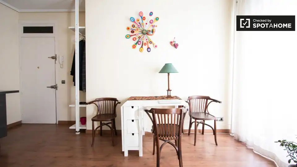 Flat for rent in Cuatro Caminos - Azca