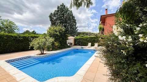EXCLUSIVA VIVIENDA CON DOS PLANTAS INDEPENDIENTES, JARDÍN Y PISCINA EN COLLBATÓ, A LOS PIES DE MONTSERRAT