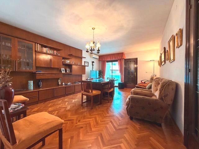 Sala de estar de Piso en venta en Sant Feliu de Llobregat con Aire acondicionado, Parquet y Amueblado