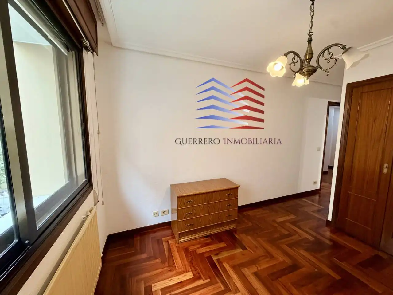 Piso de alquiler en Vigo  con Calefacción, Parquet y Terraza