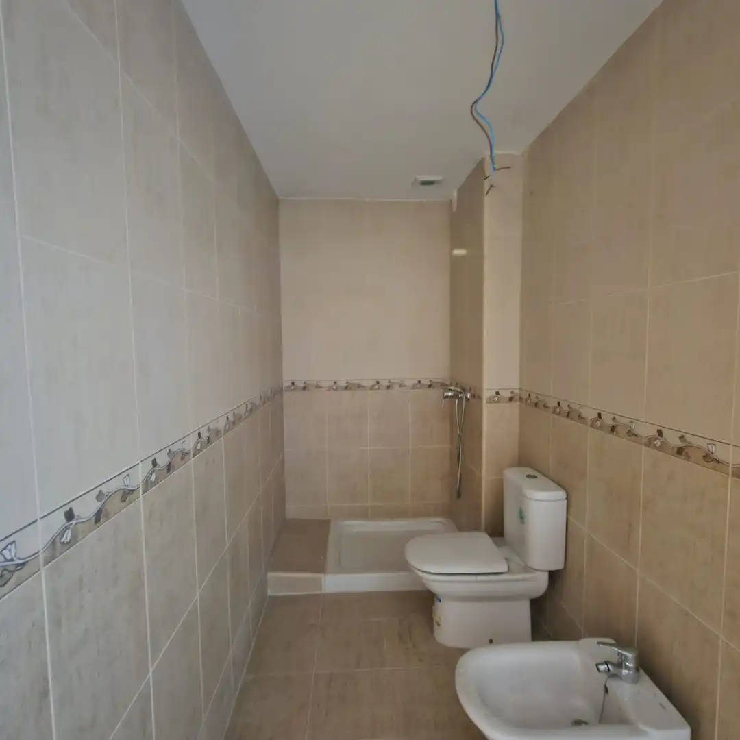 Baño de Piso en venta en Torrijos con Calefacción, Terraza y Trastero