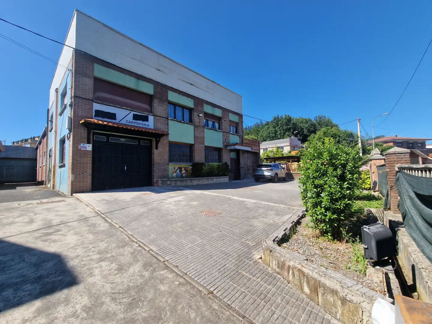 Vista exterior de Nau industrial en venda en Oviedo 