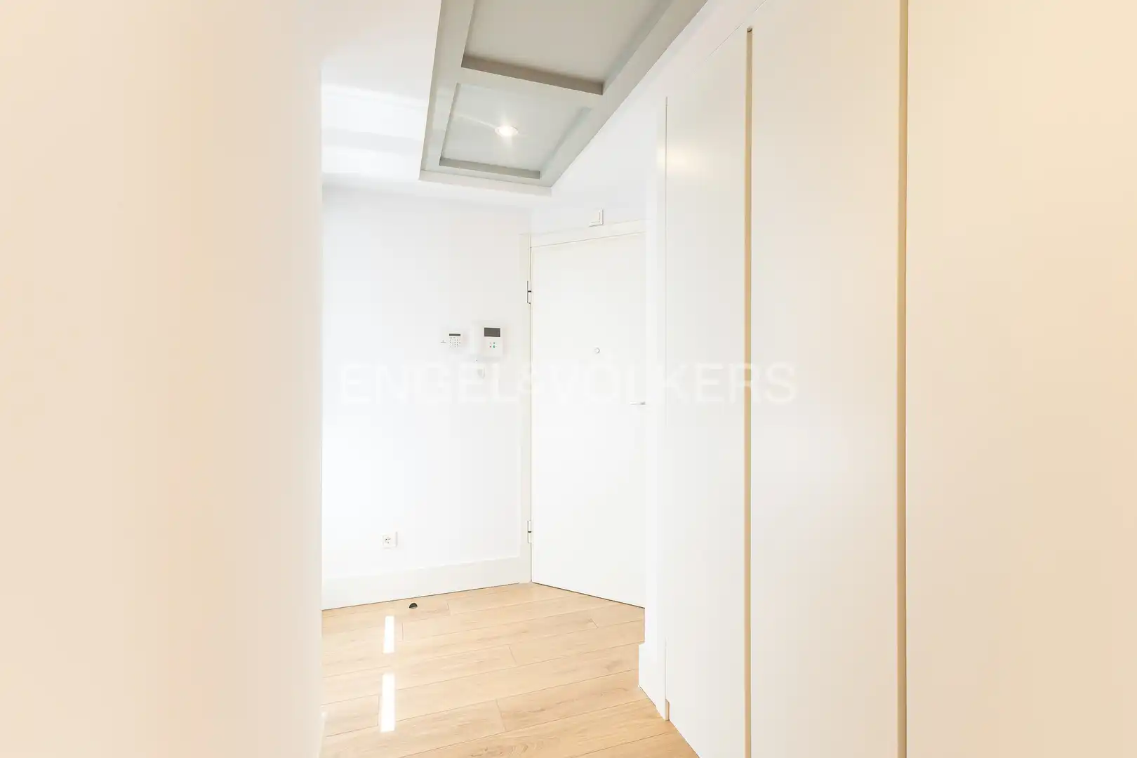 Flat for rent in Madrid  with Air Conditioner, Heating and Storage room