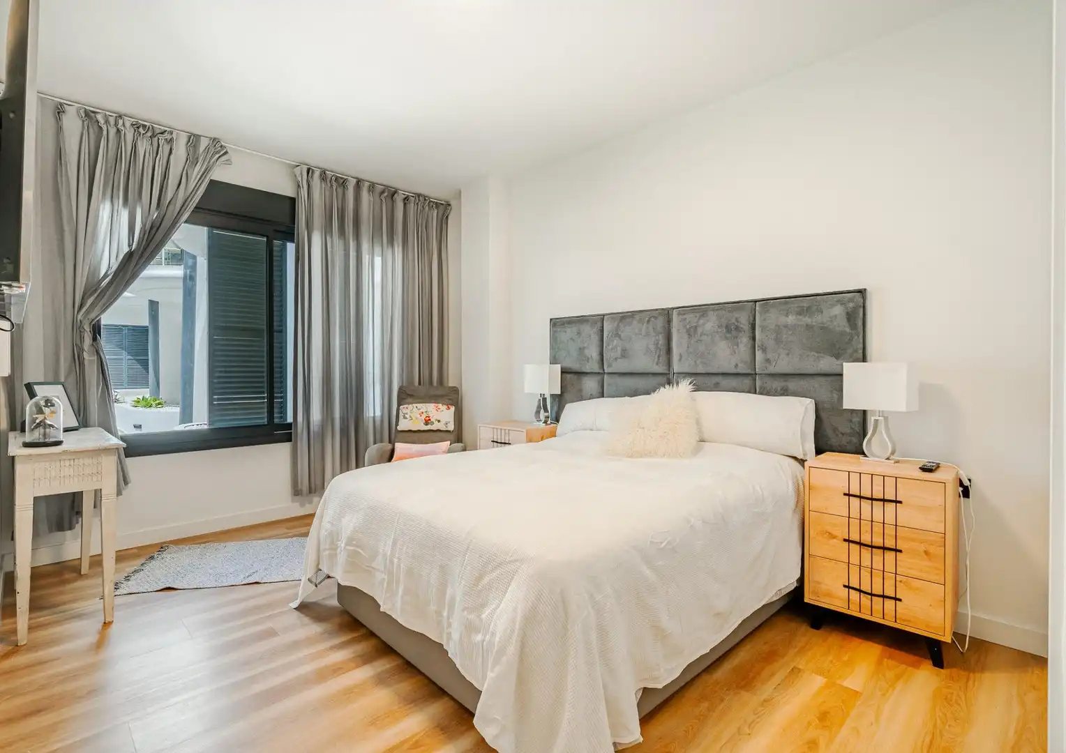 Habitación de Apartamento en venta en Estepona con Aire acondicionado, Calefacción y Amueblado