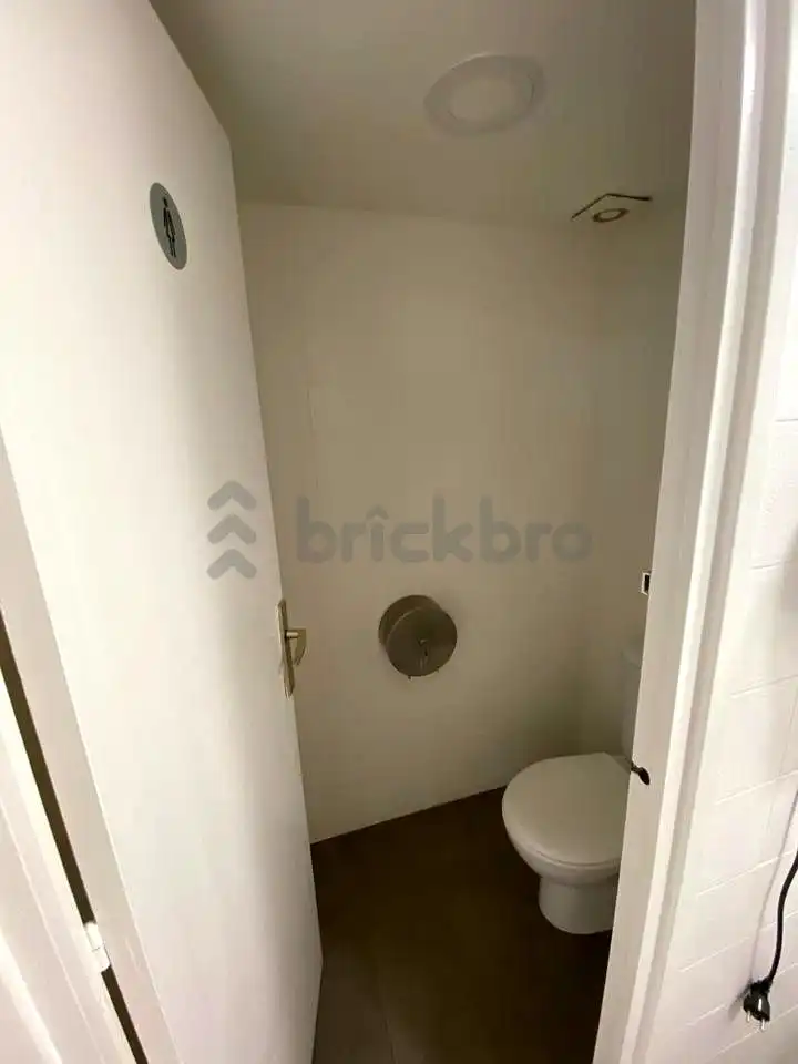 Baño de Oficina en venta en Barcelona con Aire acondicionado y Calefacción