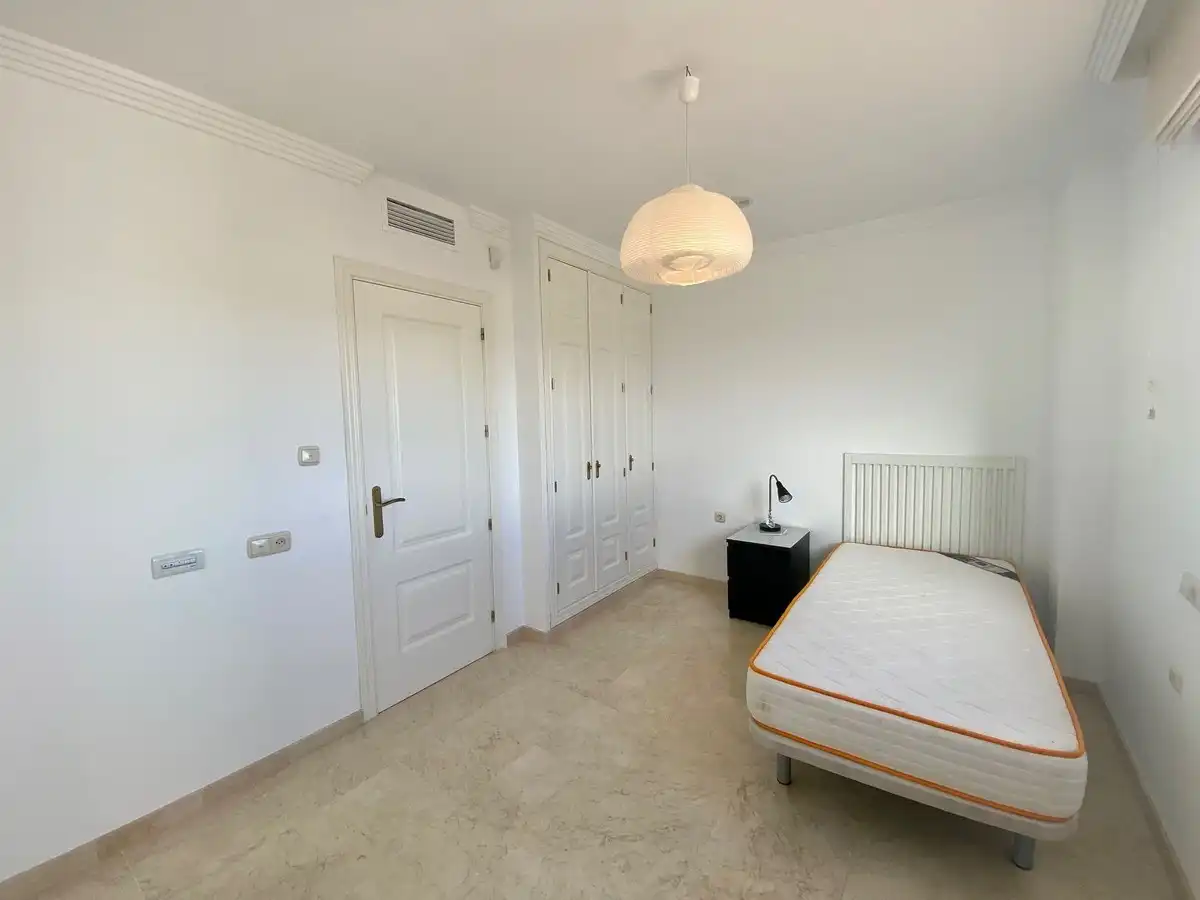 Dormitori de Àtic de lloguer amb opció a compra en Marbella amb Aire condicionat, Terrassa i Moblat