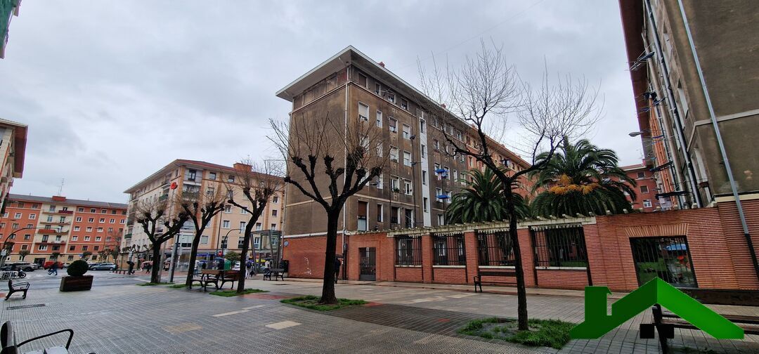 Exterior view of Flat for sale in Bilbao   with Heating and Furnished