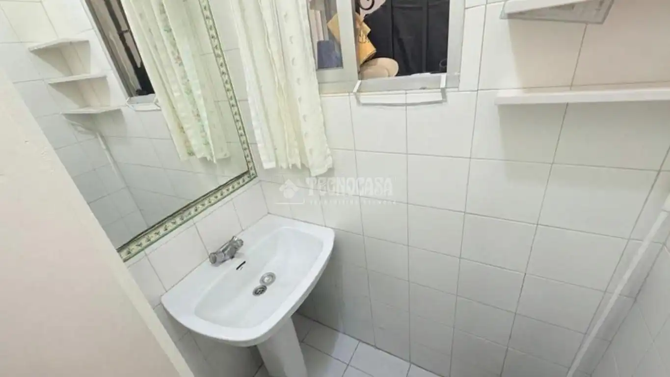 Badezimmer von Einfamilien-Reihenhaus zum Verkauf in Málaga mit Klimaanlage, Terrasse und Balkon
