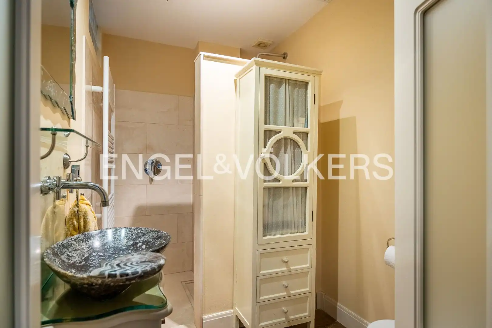 Bathroom of Detached homes for sale in Sevilla  with Air Conditioner, Heating and Storage room