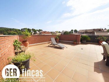 Maisonette mit Balkon zum Verkauf in Calle Federica Montseny