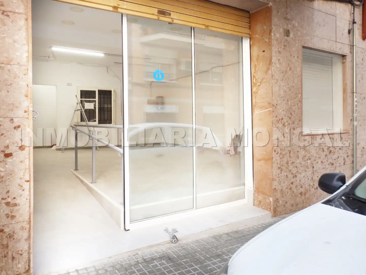Local comercial en alquiler en Avinguda del Parc 31, imagen 2