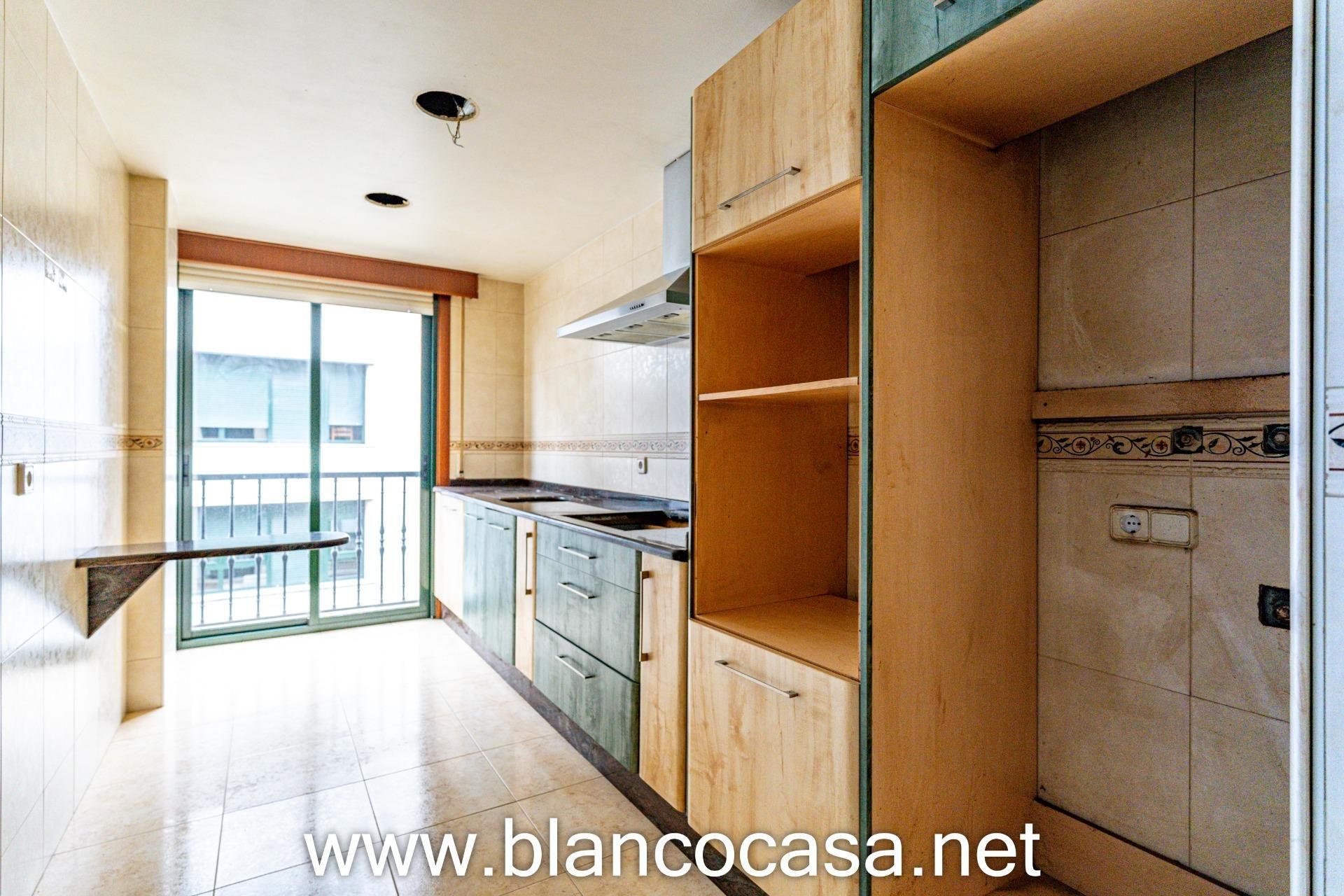 Kitchen of Flat for sale in Carballo