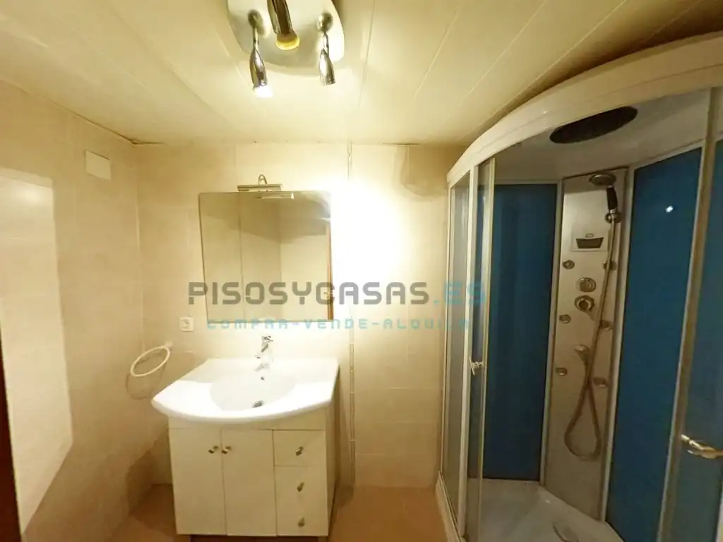 Bathroom of Houses for sale in Ainzón, Zaragoza