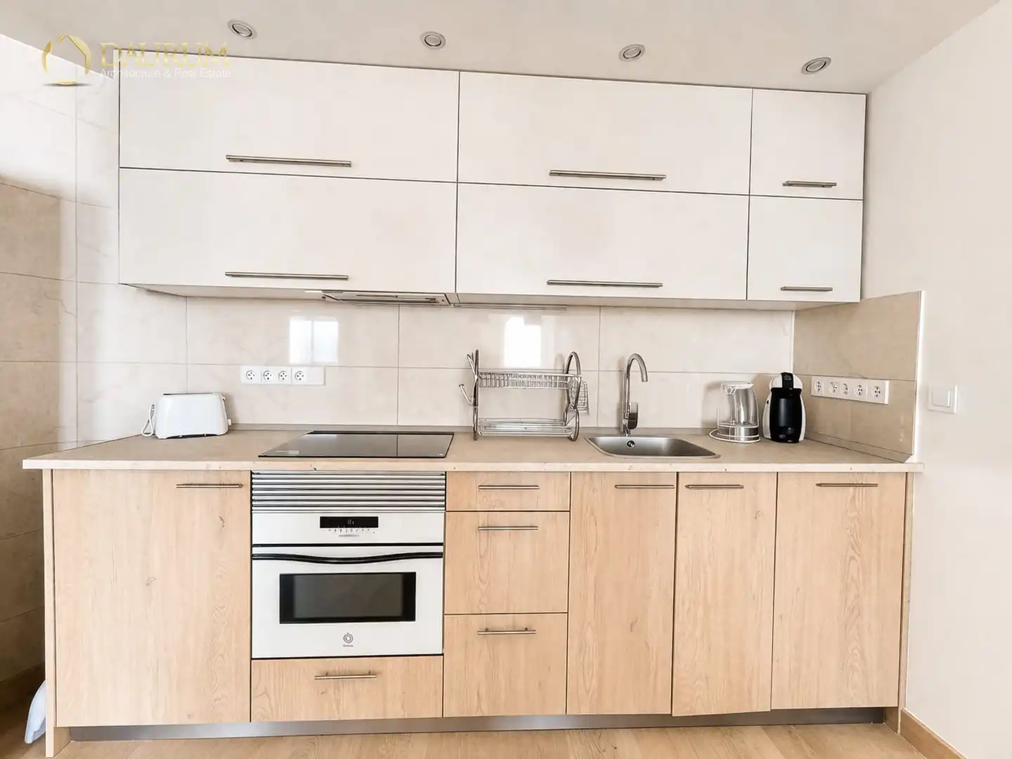Appartamento con piscina in vendita a CALLE DE VIENA, 1, imagen 25