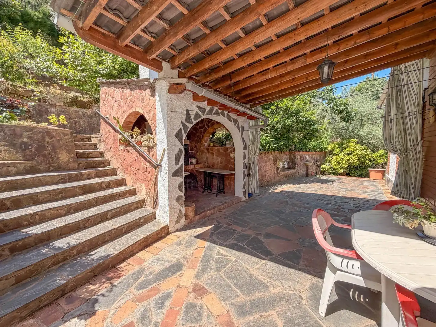 Terrassa de Casa o xalet en venda en Castellví de Rosanes amb Aire condicionat, Calefacció i Jardí privat