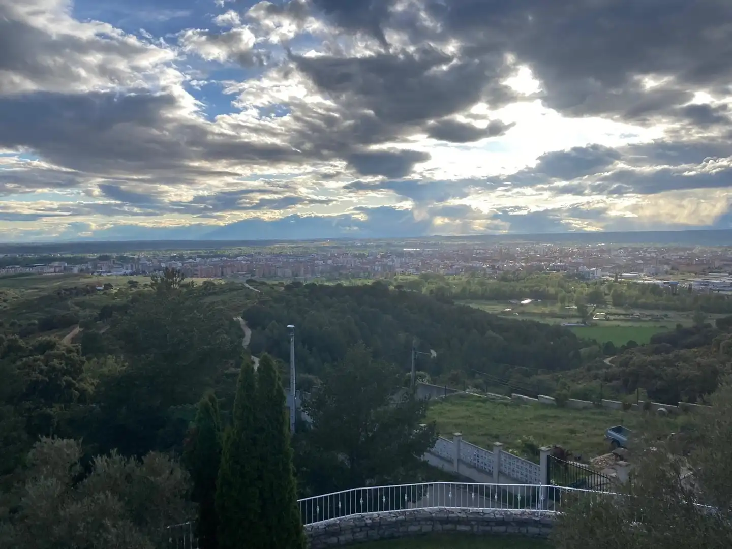 Vista exterior de Casa o chalet en venta en Valdefresno con Calefacción, Jardín privado y Terraza
