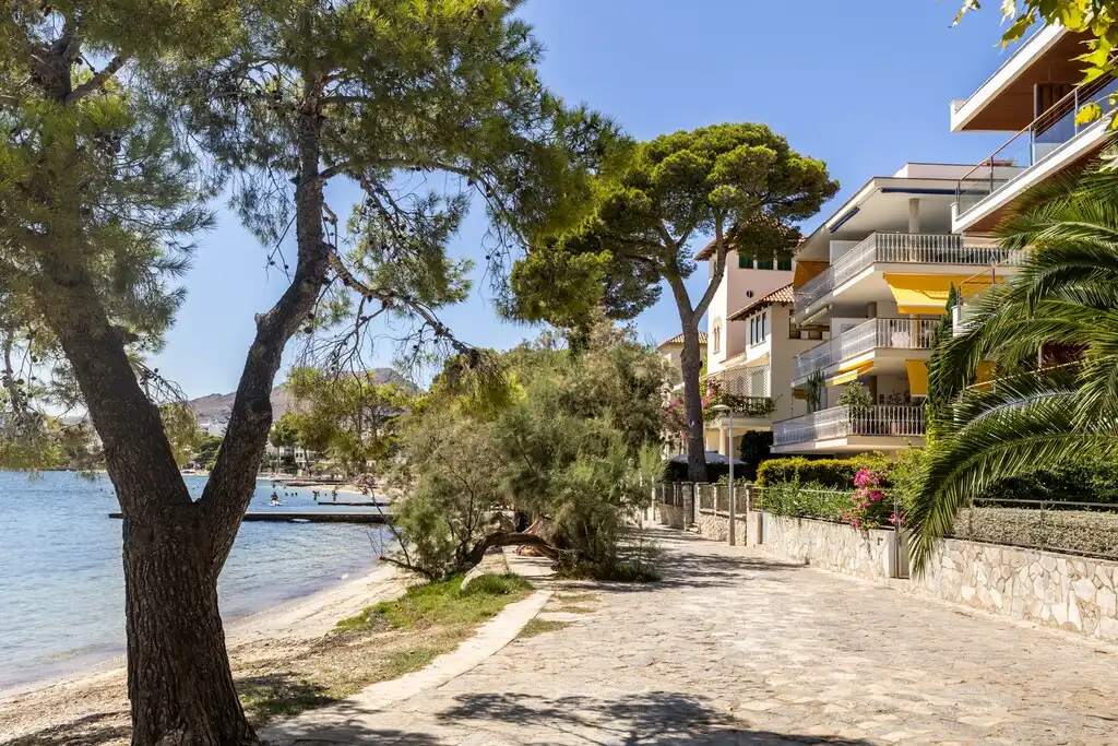 Außenansicht von Wohnungen zum Verkauf in Pollença mit Klimaanlage, Terrasse und Abstellraum
